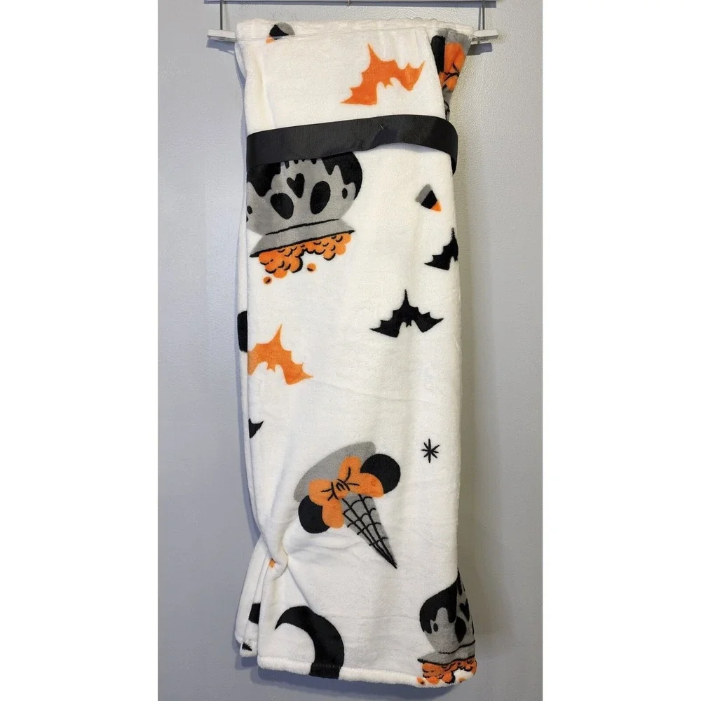 Disney Halloween Mickey & Minnie Pumpkin Spiders Bats Plush Throw 50x70 in.